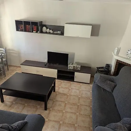 Lovely 3 Bed House On Complex וילה טורבייחה
