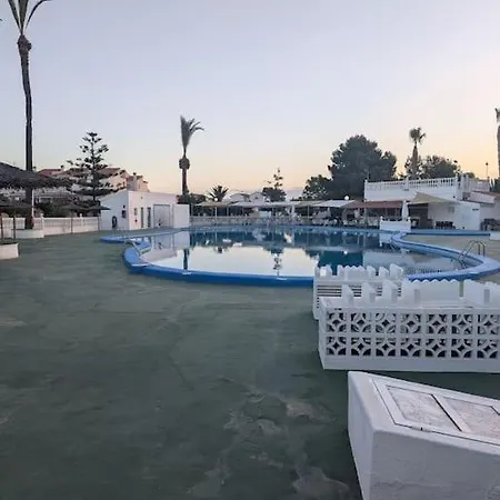 Lovely 3 Bed House On Complex Villa Torrevieja