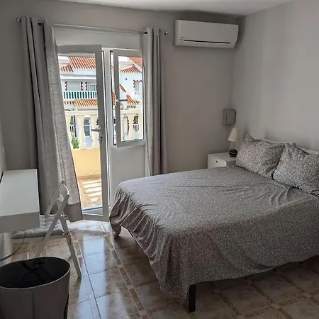 Lovely 3 Bed House On Complex 또레비에하